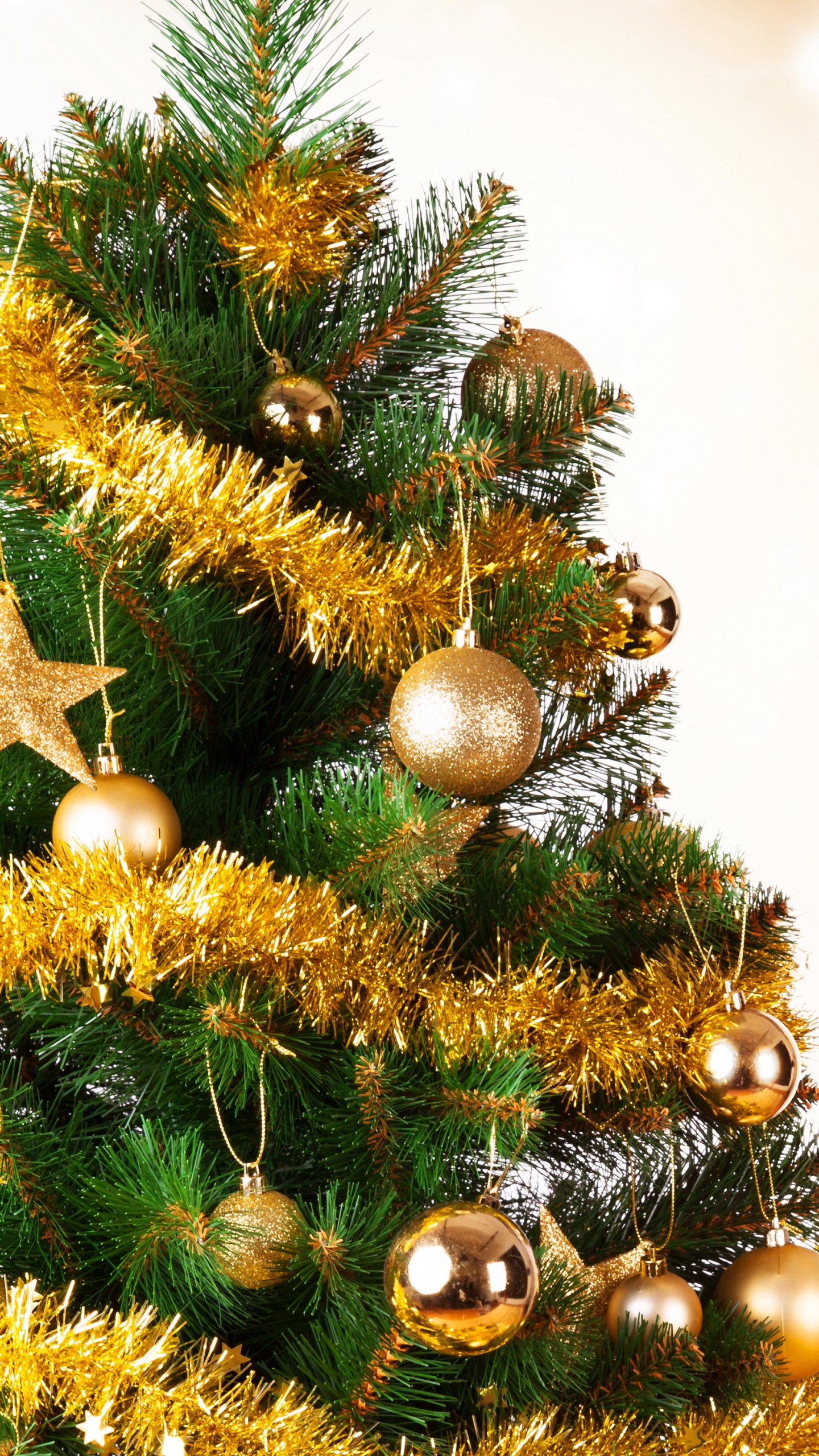 Обои Рождественский день, Новый год, елка, рождественский орнамент, Рождественские украшения в разрешении 1440x2560