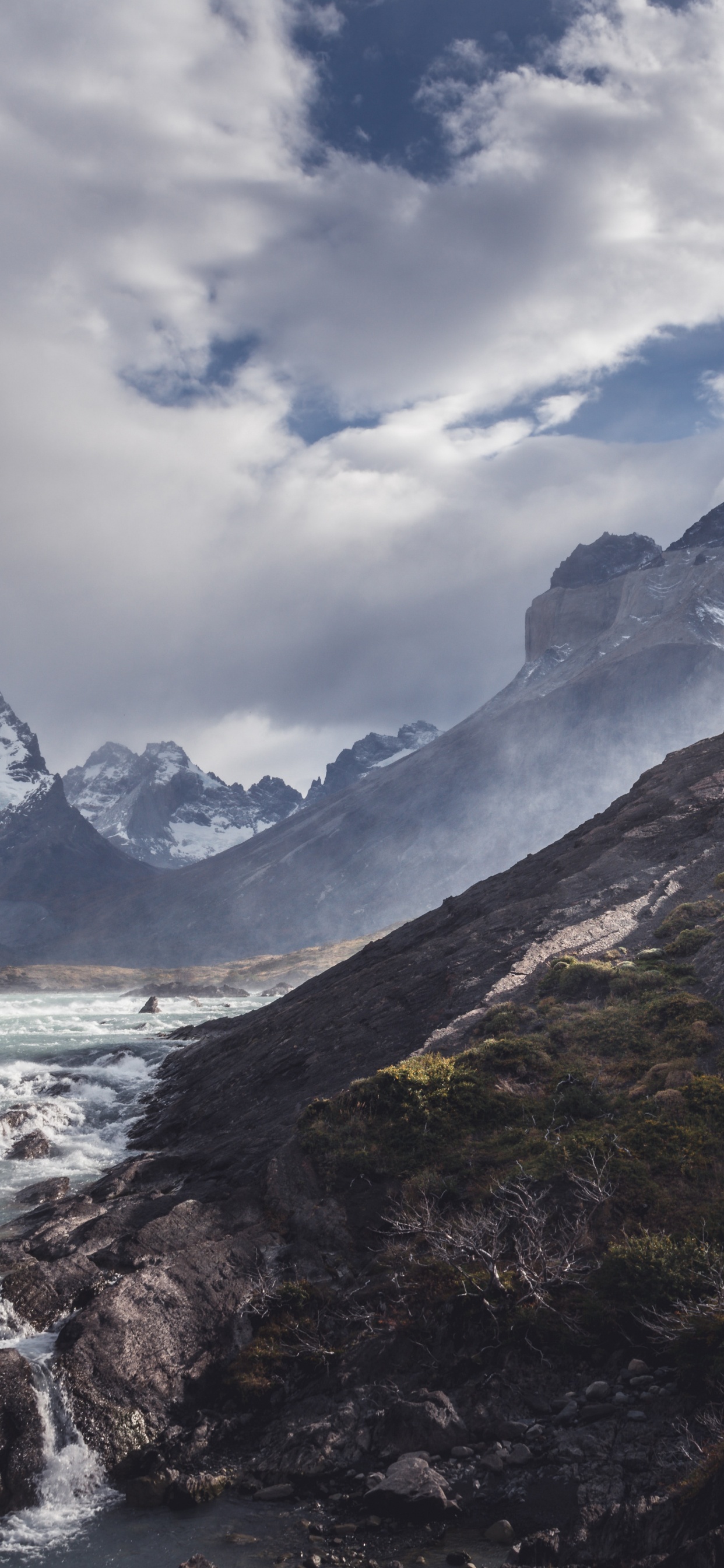 Обои 1-я Королевская военная средняя школа, облако, гора, вода, природный ландшафт в разрешении 1242x2688
