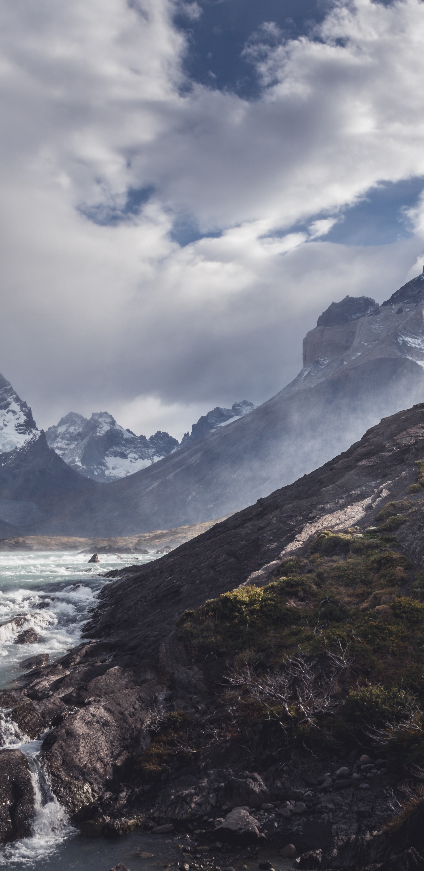 Обои 1-я Королевская военная средняя школа, облако, гора, вода, природный ландшафт в разрешении 1440x2960