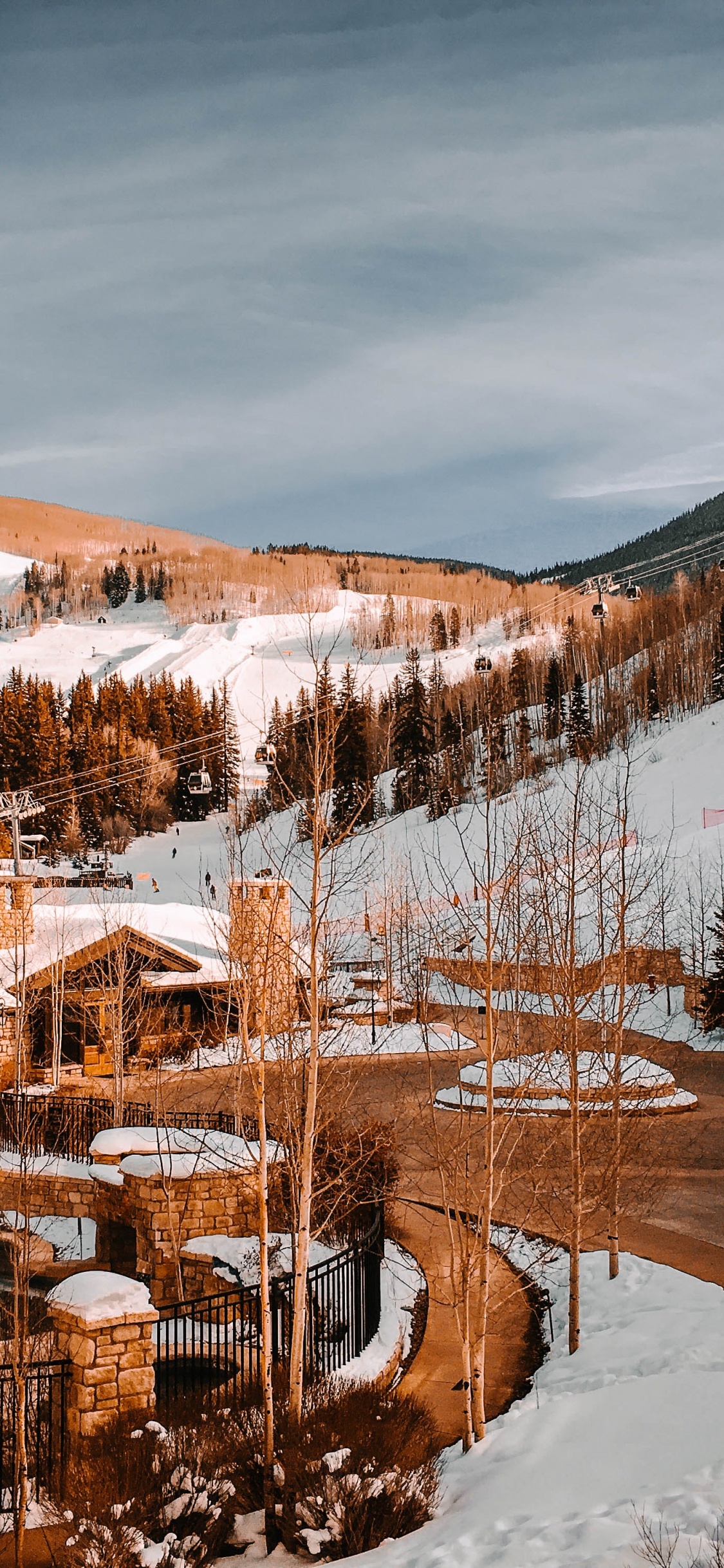 Обои зима, лыжный курорт Breckenridge, Хотел, прибежище, горнолыжный курорт в разрешении 1125x2436