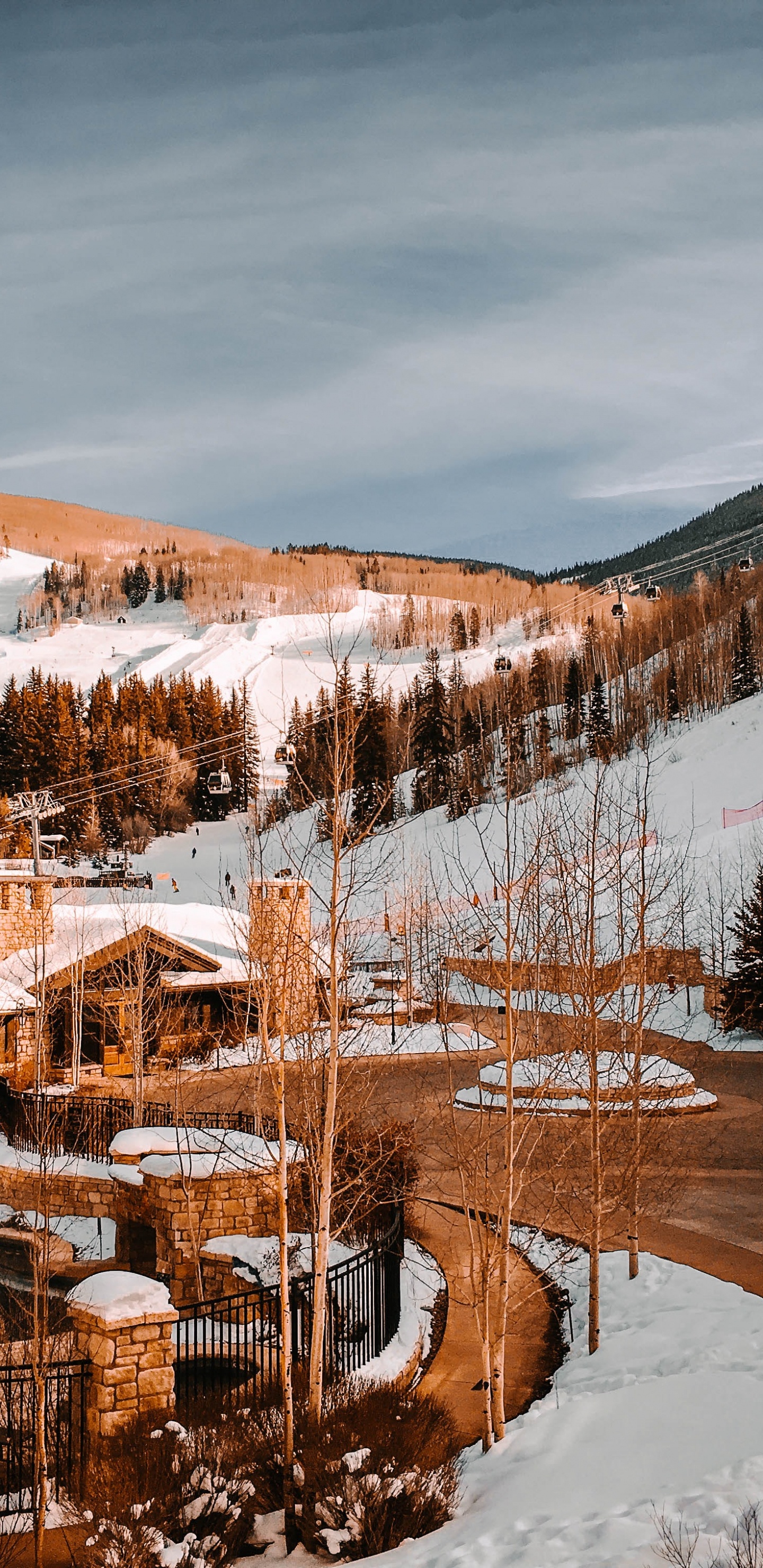 Обои зима, лыжный курорт Breckenridge, Хотел, прибежище, горнолыжный курорт в разрешении 1440x2960