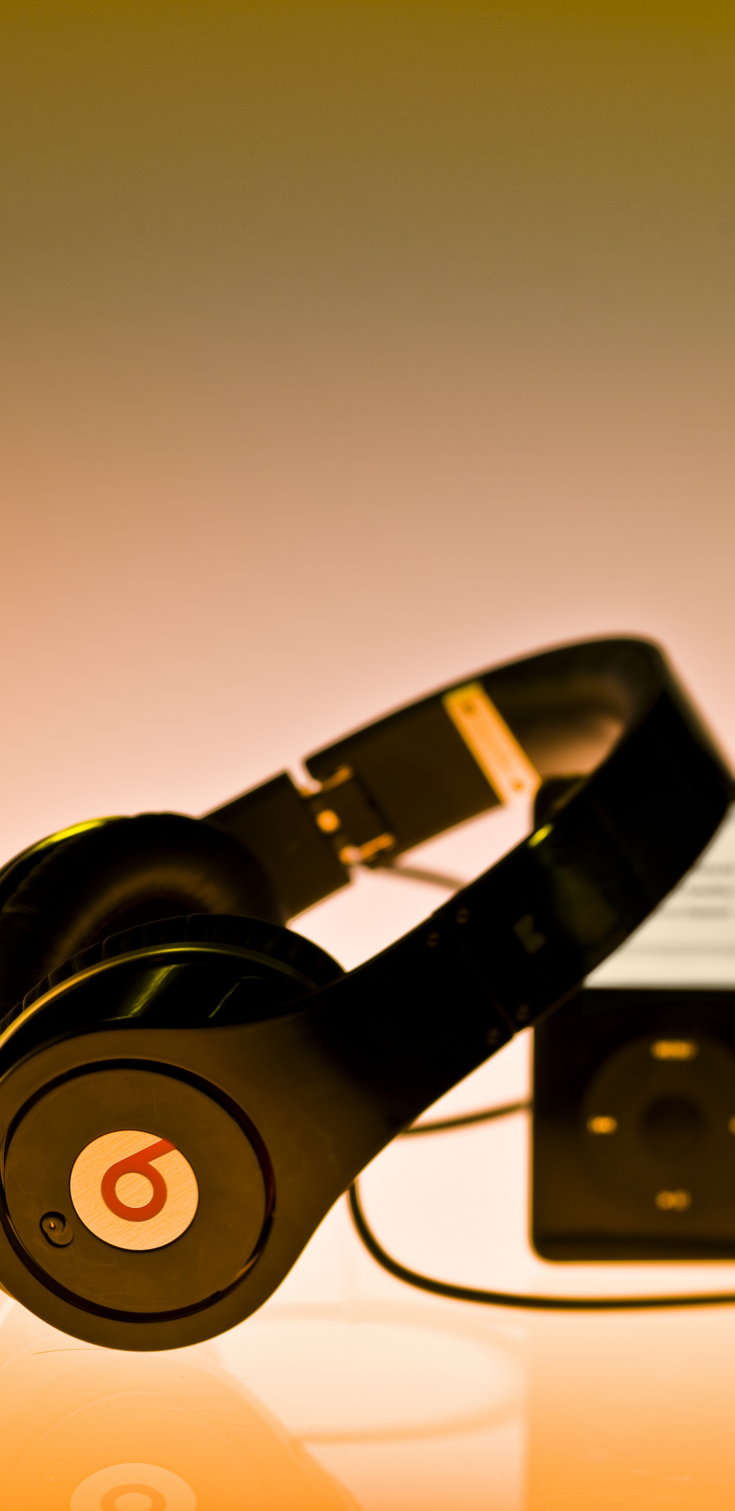 Обои beats electronics, наушники, звуковое оборудование, гаджет, технологии в разрешении 1440x2960