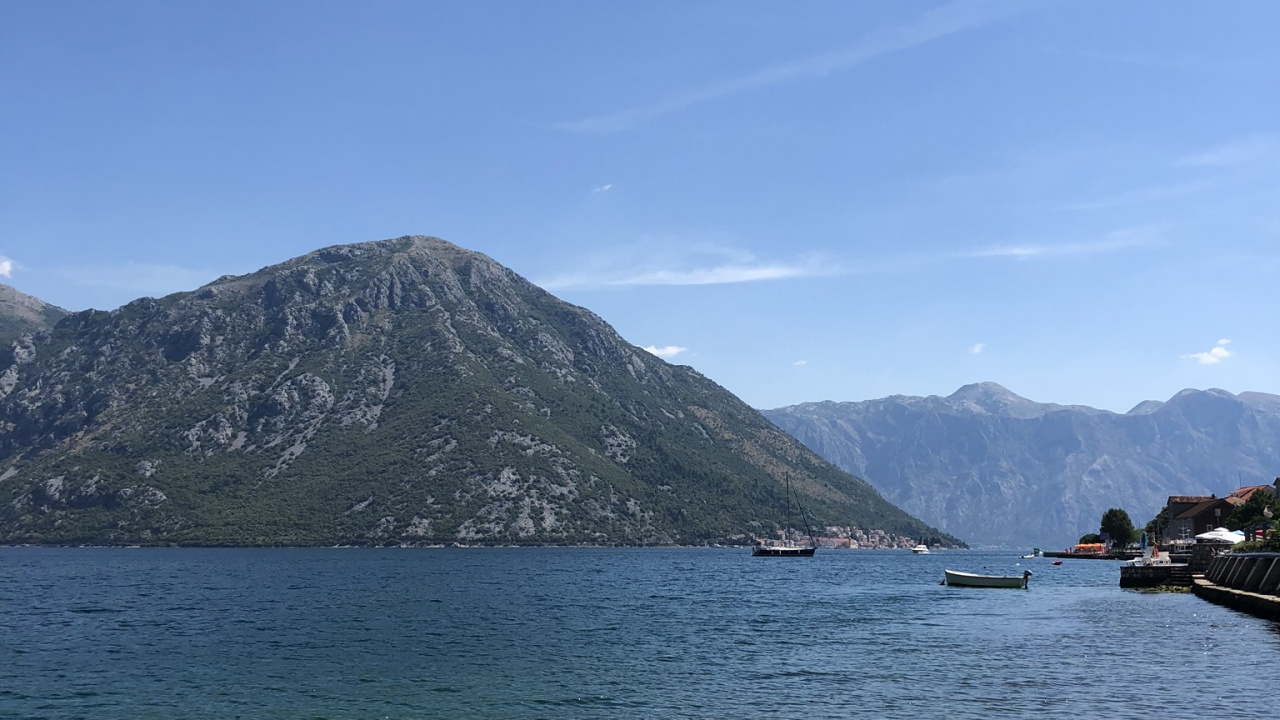 Обои горный рельеф, горный хребет, холм, нагорье, гора в разрешении 1280x720