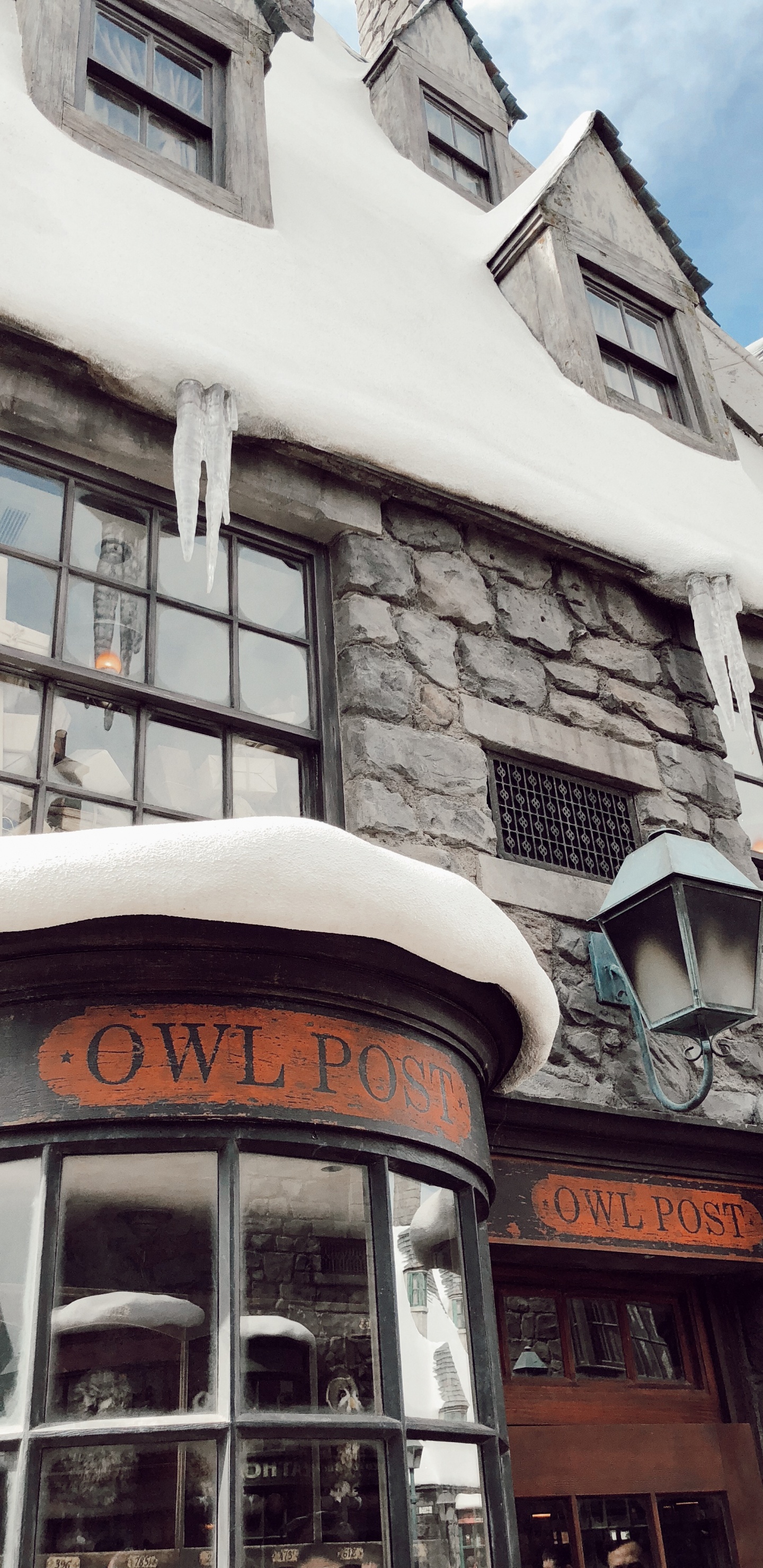 Обои косой переулок, архитектура, окно, фасад, стекло в разрешении 1440x2960