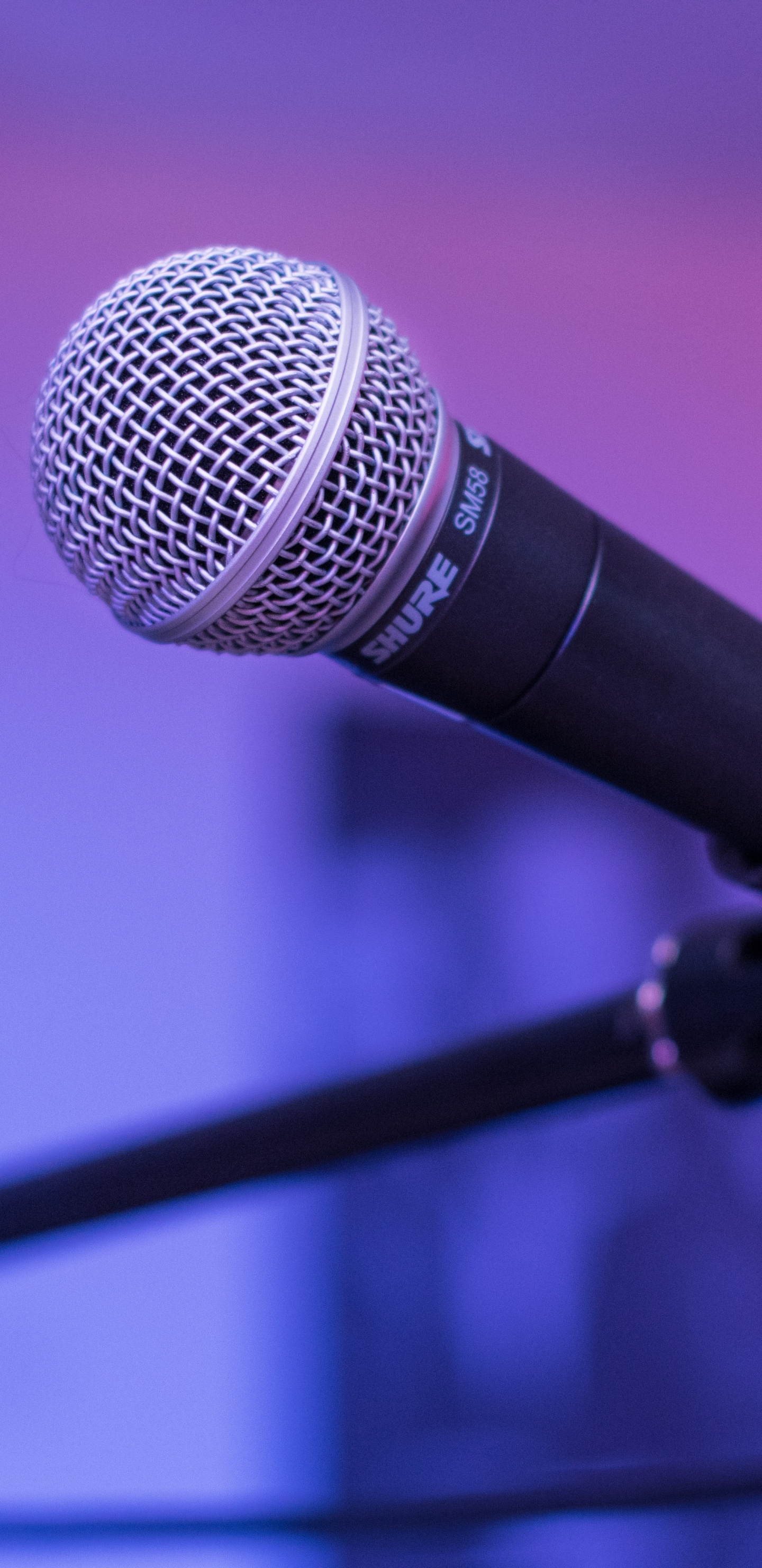 Обои Компания Shure SM58 прекрасно, микрофон, Шур, студия звукозаписи, микрофонная стойка в разрешении 1440x2960
