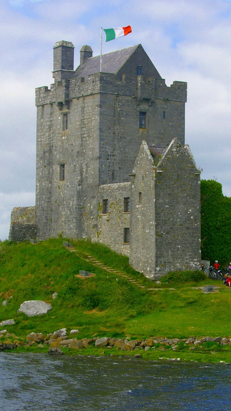 Обои Замок Дангвайр, замок, здание, фортификация, мыс в разрешении 750x1334