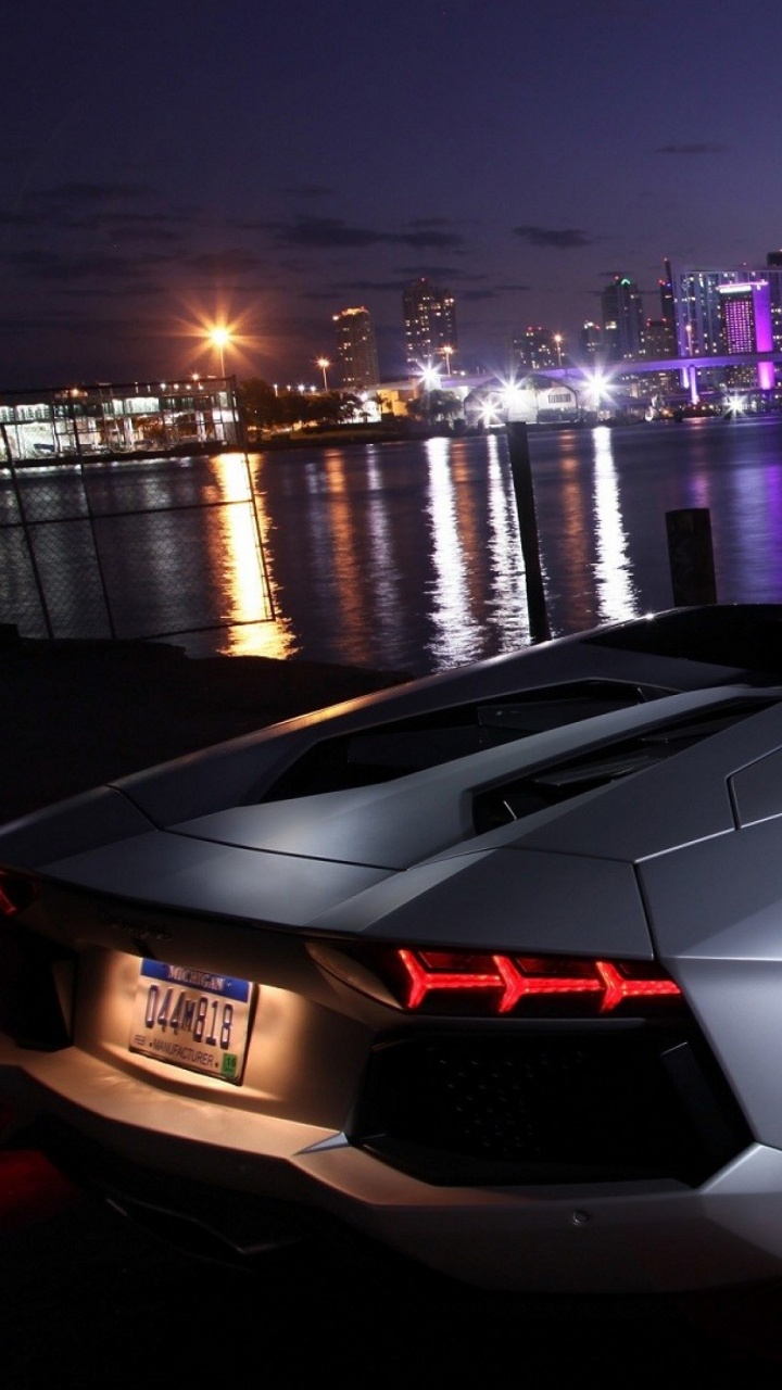 Lamborghini Aventador чёрный ночью