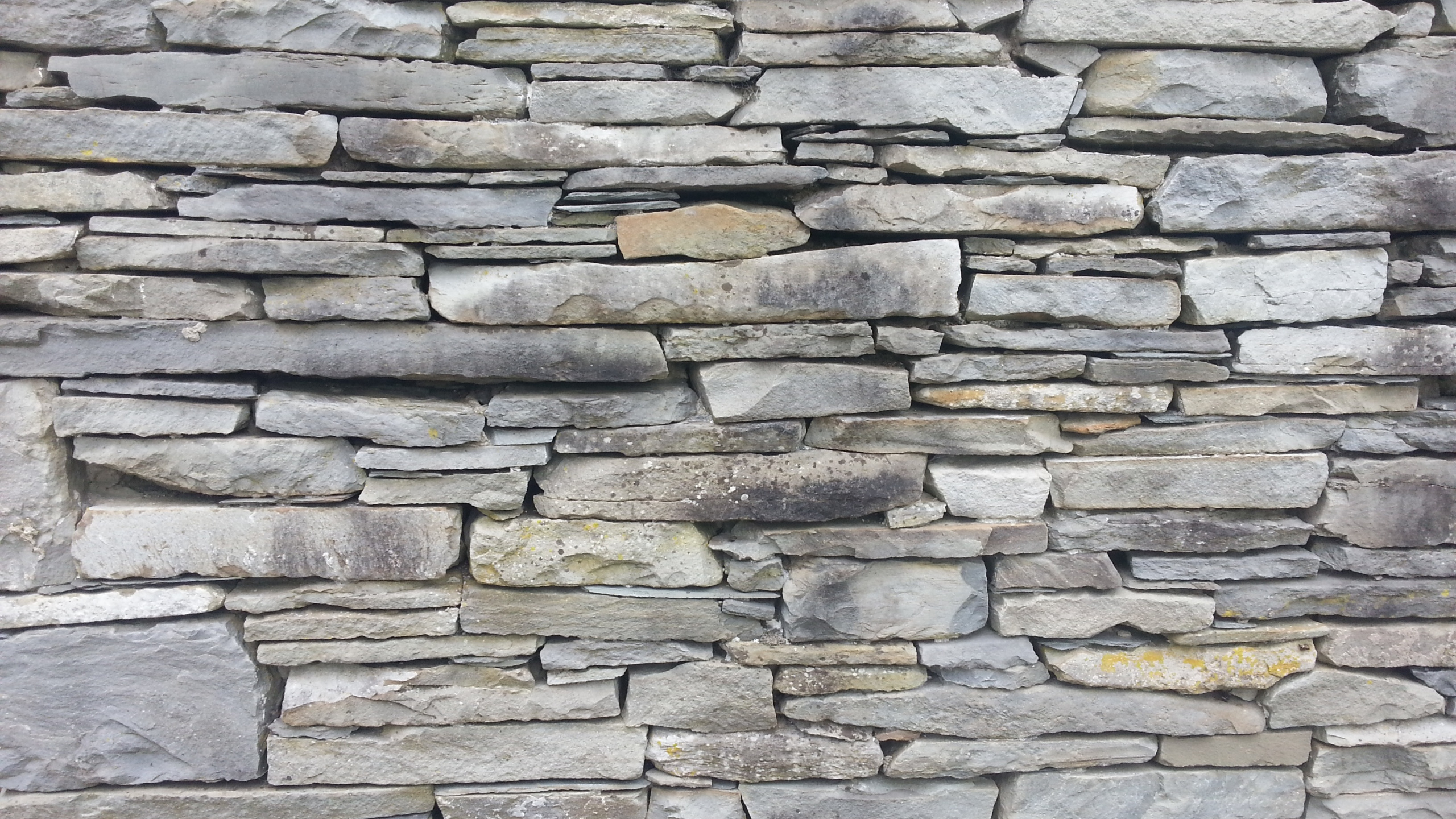 Обои каменная стена, плита, стена, кирпичная кладка, кирпич в разрешении 2560x1440