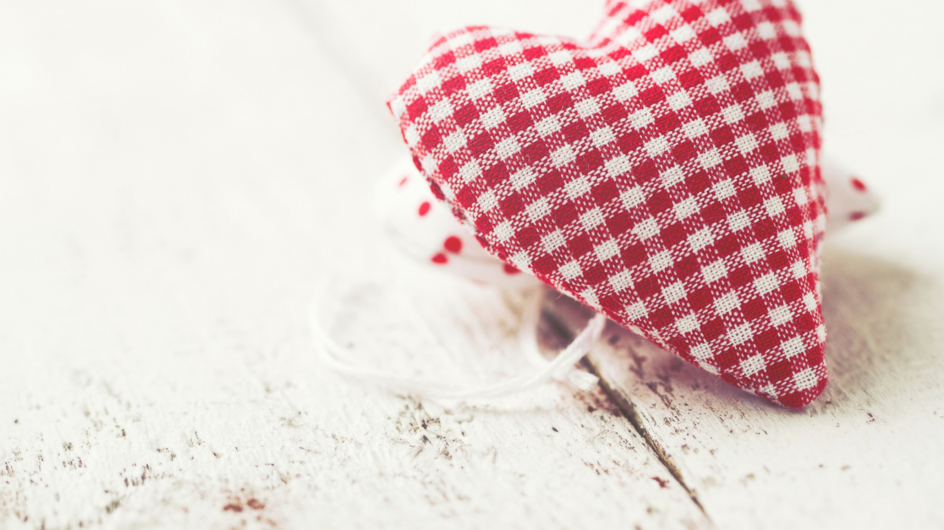 Обои сердце, красный цвет, плюш, Плюша кон-форма, плюшевый мишка в разрешении 1366x768