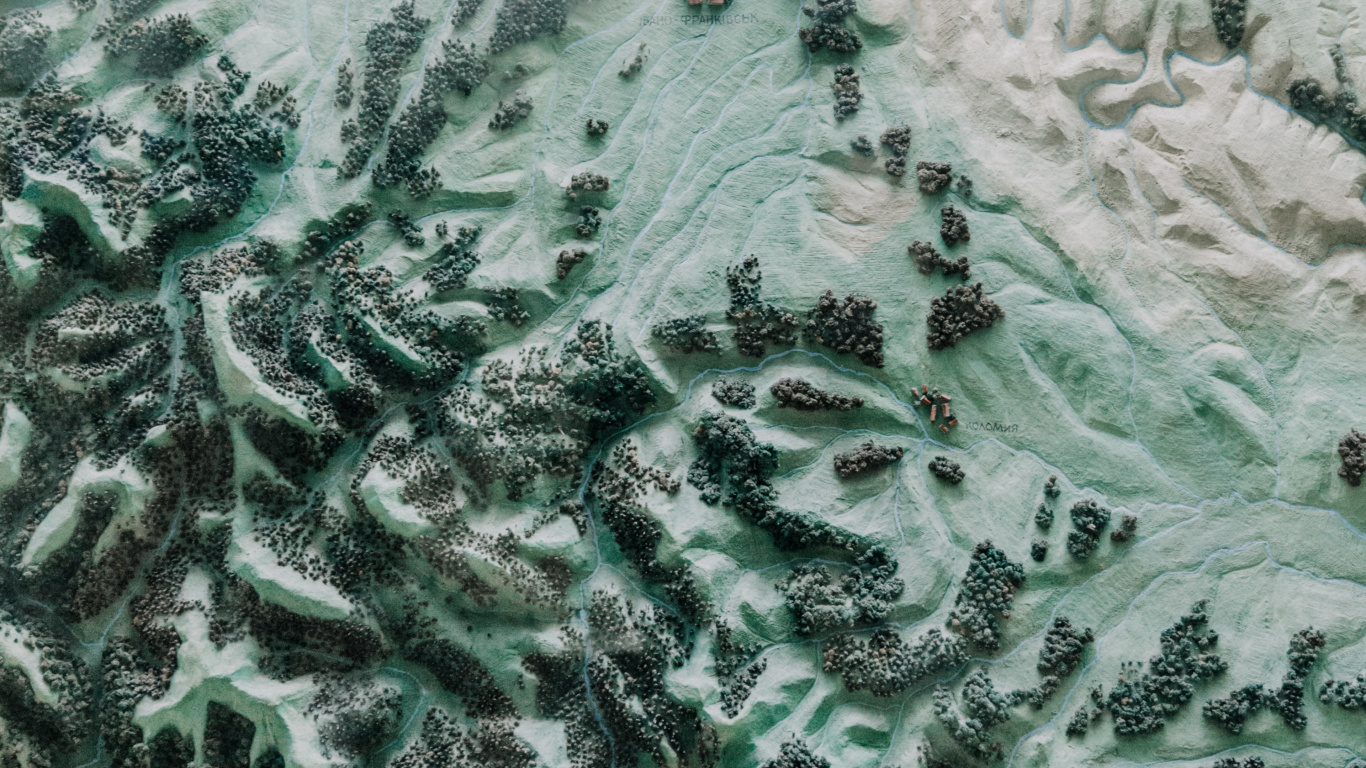 Обои зеленый, военный камуфляж, узор, дерево, ткань в разрешении 1366x768