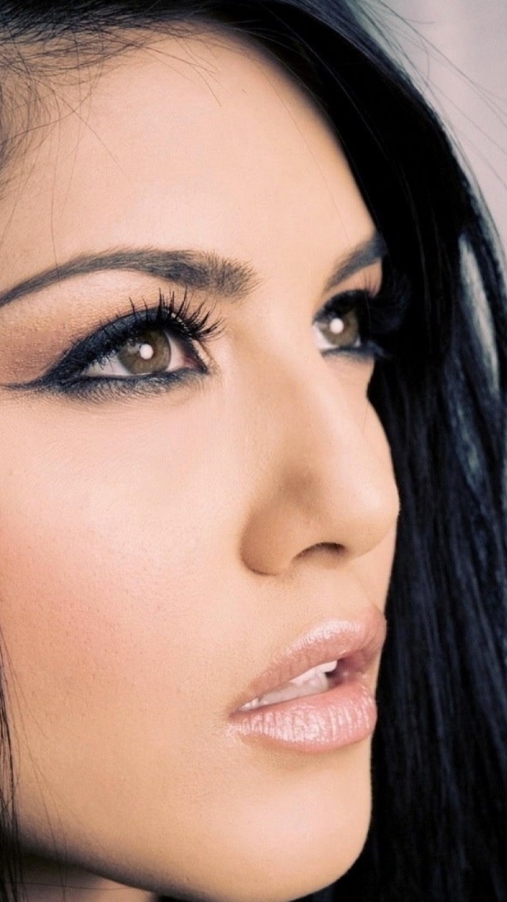 Обои бровь, губа, щека, нос, красота в разрешении 720x1280