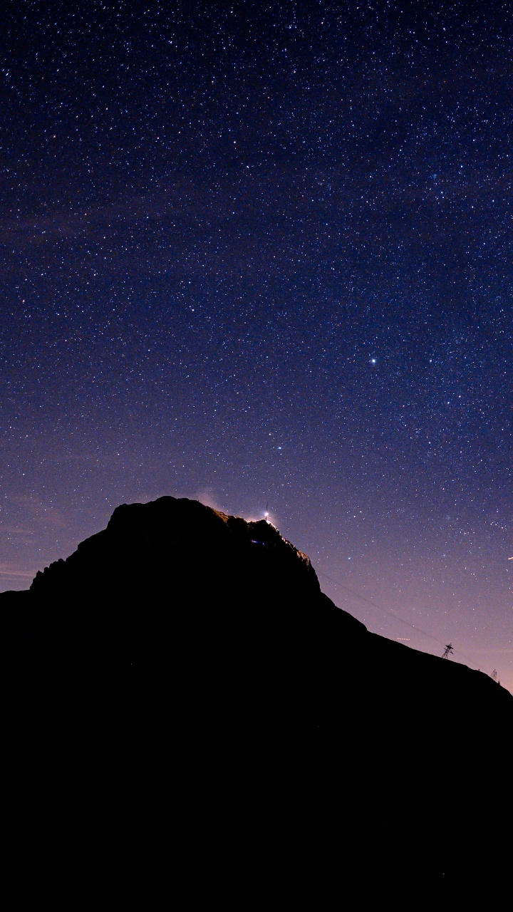 Обои ночь, гора, черный, синий, горный рельеф в разрешении 720x1280