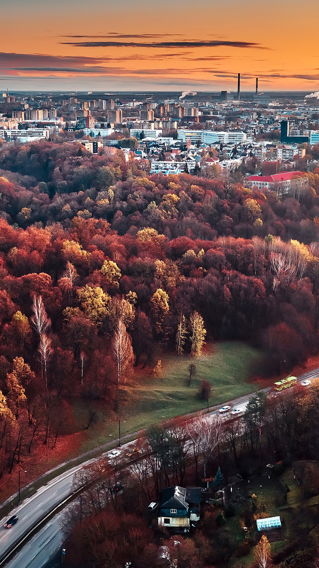 Обои Литва, растение, облако, свет, здание в разрешении 1080x1920