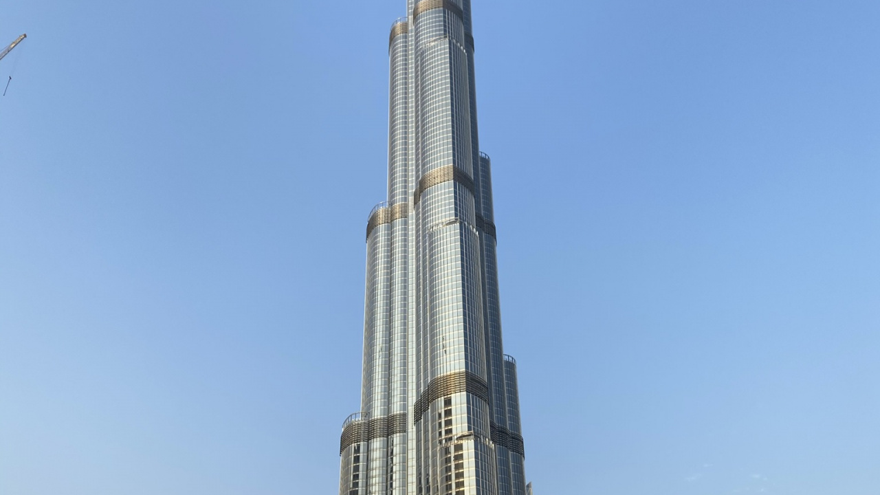 Обои Дубай, Бурдж Халифа, небоскреб, национальный исторический памятник, дневное время в разрешении 1280x720