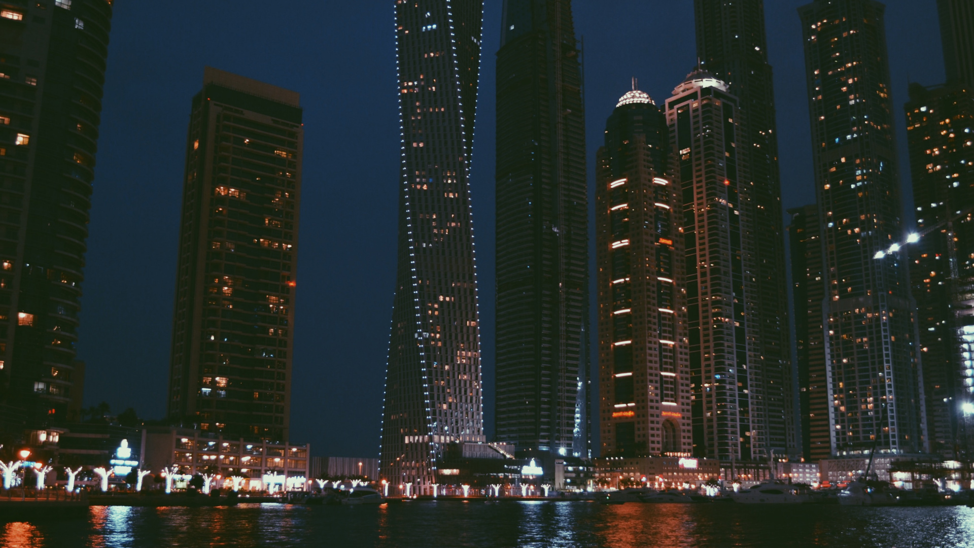 Обои небоскреб, ночь, Дубай, город, городской пейзаж в разрешении 1920x1080