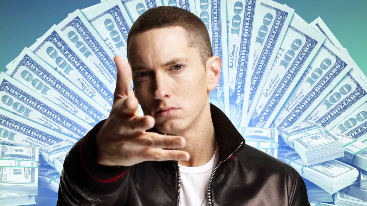 Обои eminem, Не Боится, деньги, наличные деньги, музыкальный продюсер в разрешении 1280x720