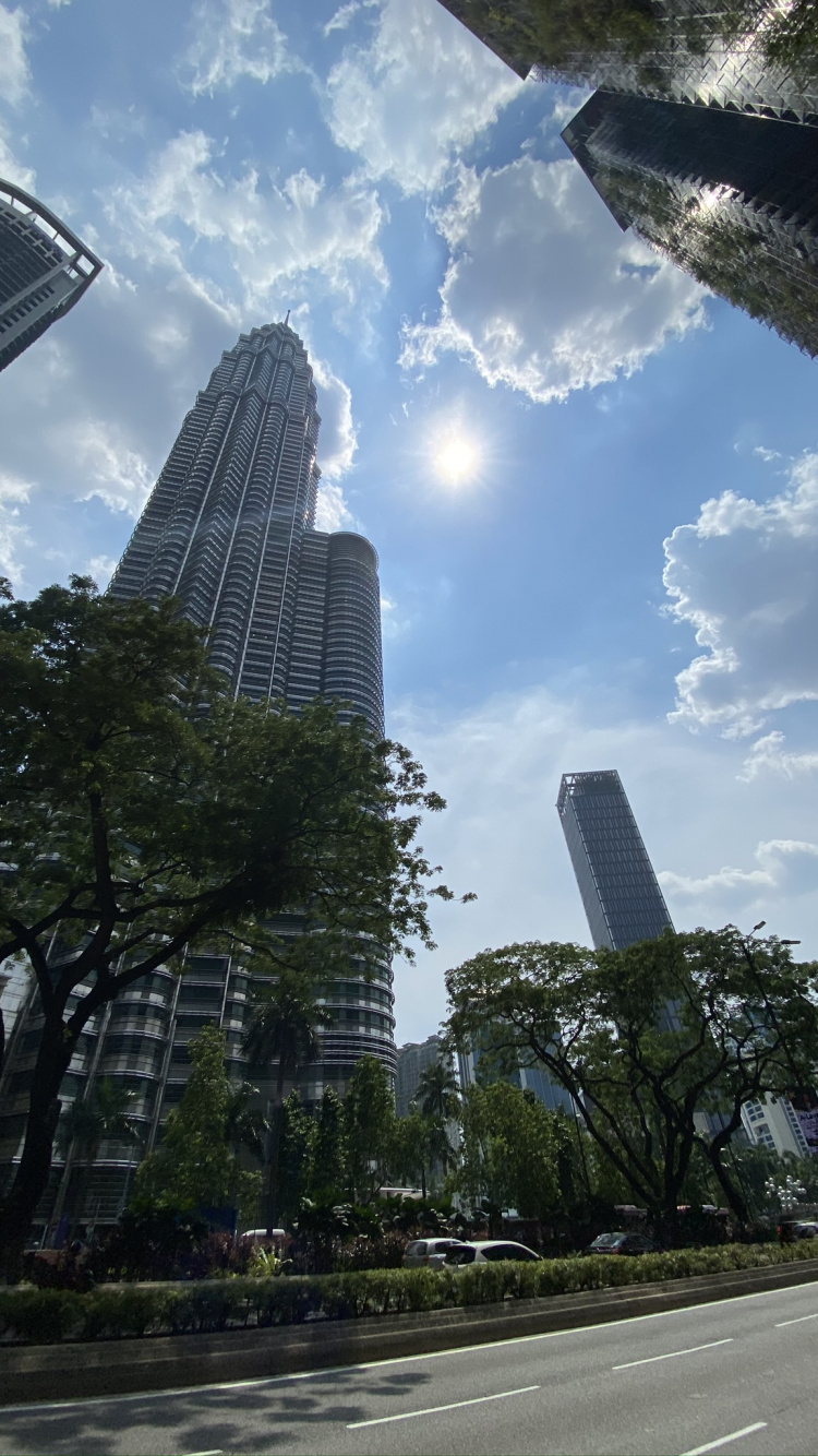 Обои Куала Лумпур, Малайзия, дневное время, башня, архитектура в разрешении 750x1334