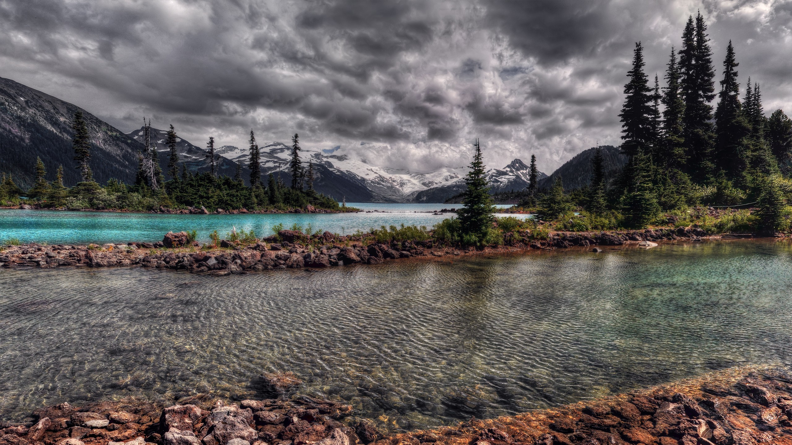 Обои природа, вода, дикая местность, озеро, гора в разрешении 2560x1440