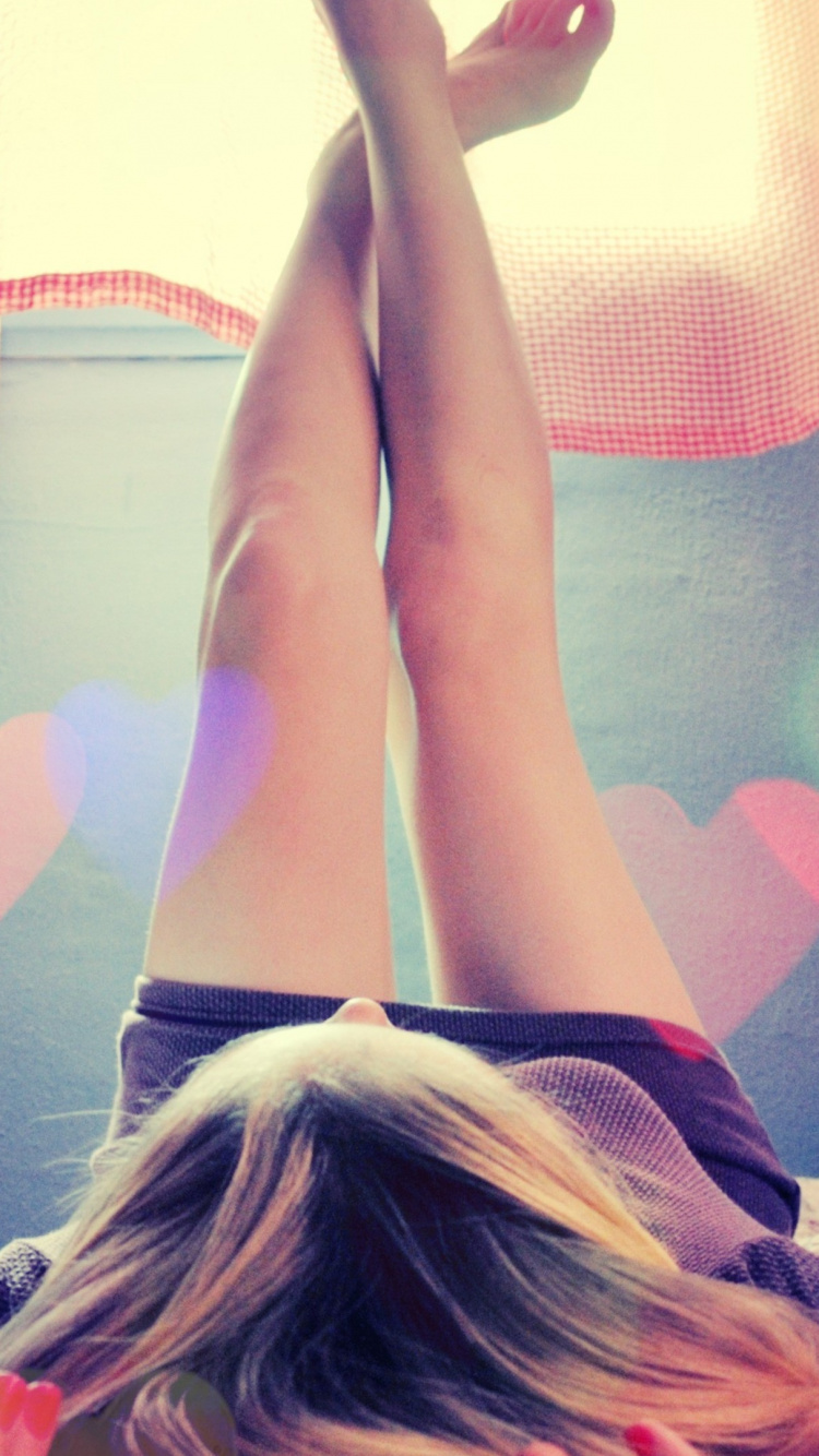 Обои волосы, розовый, нога, человеческая нога, блондин в разрешении 750x1334