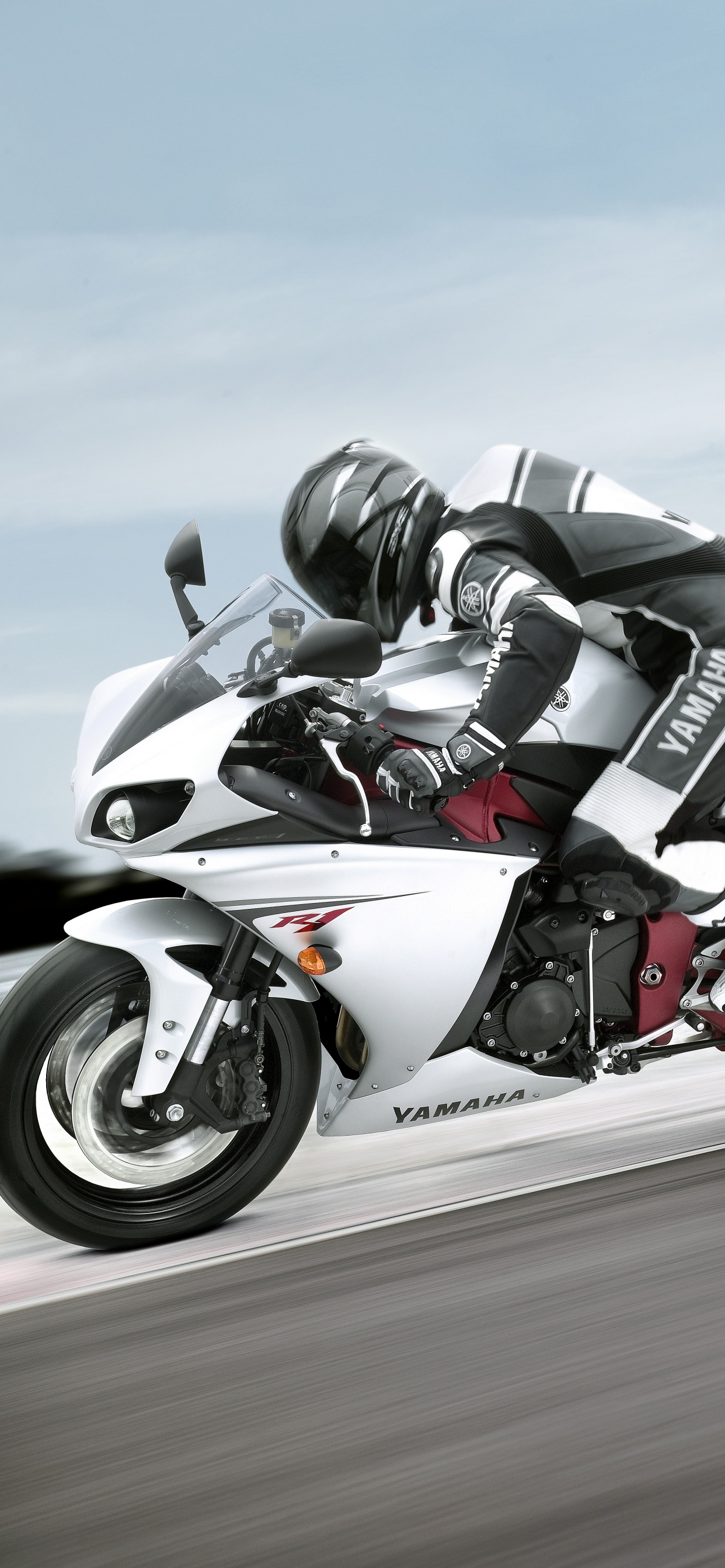 Обои Ямаха YZF, мотоцикл, Обтекатель мотоцикла, спортивный мотоцикл, Ямаха мотор Компани в разрешении 1242x2688