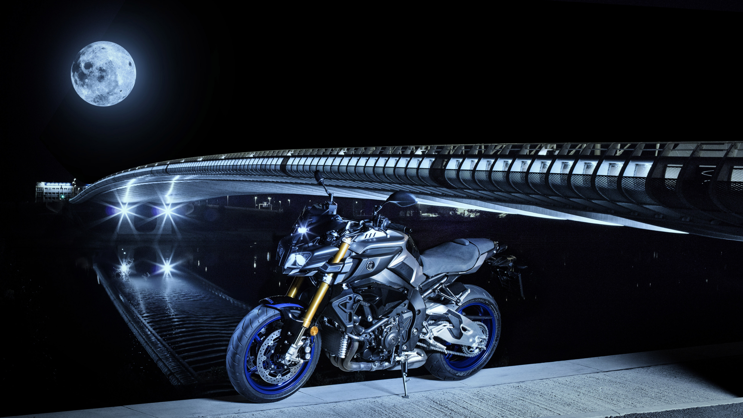 Обои авто, Ямаха МТ-10, ночь, Скутер, мотоцикл в разрешении 2560x1440