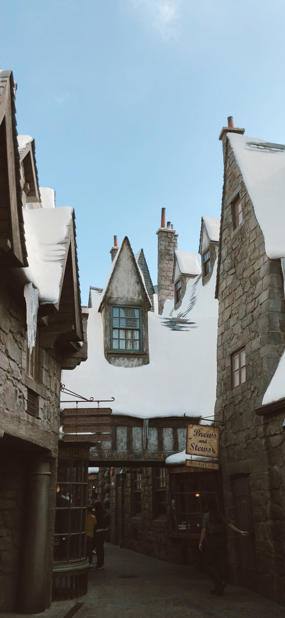 Обои средневековая архитектура, окно, история, соседство, свойство в разрешении 1125x2436