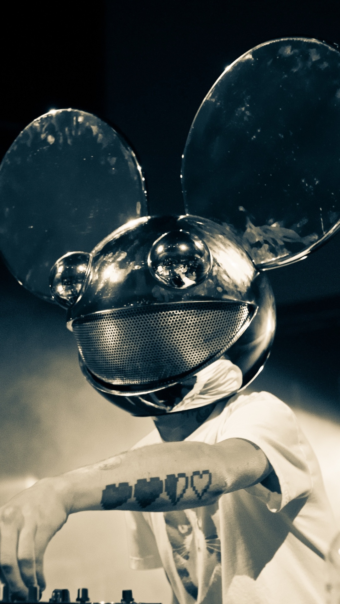 Обои космос, пространство, диск жокей, вода в разрешении 1080x1920