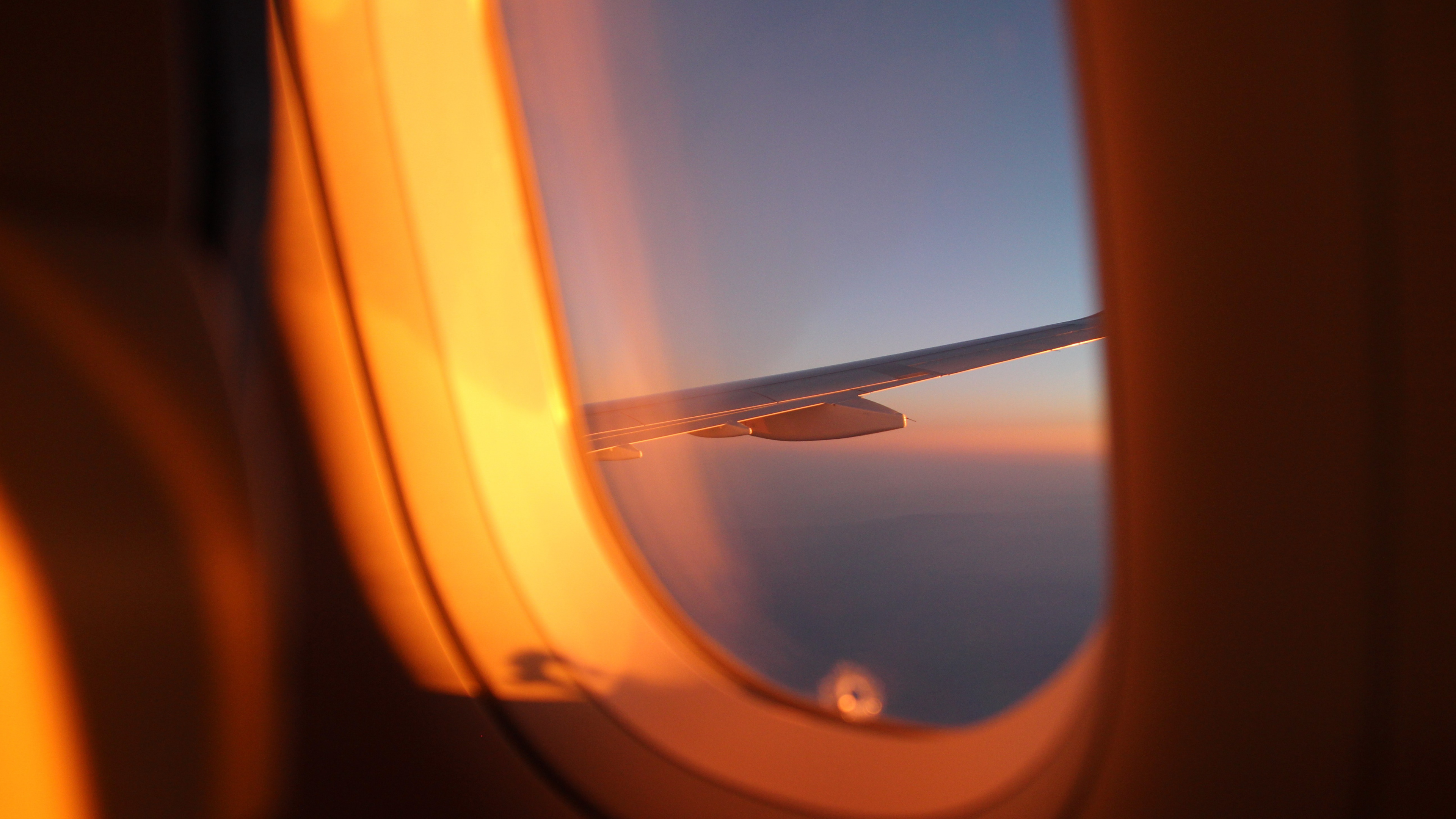 Обои самолет, самолеты, авиалайнер, Апельсин, свет в разрешении 3840x2160