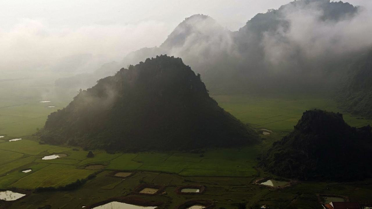 Обои пещера, горный рельеф, нагорье, горная станция, холм в разрешении 1280x720