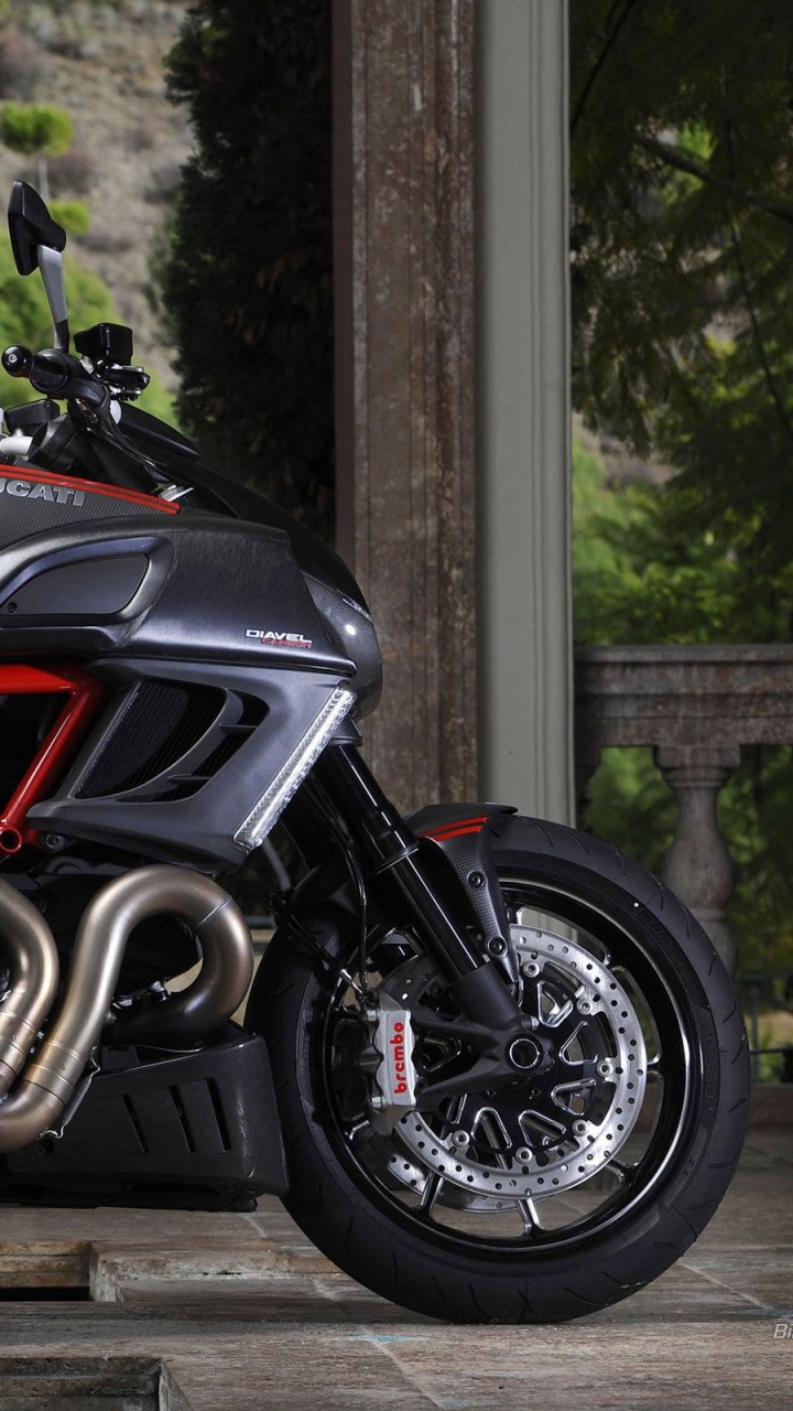 Обои авто, audi, ducati, мотоцикл, ducati diavel в разрешении 720x1280