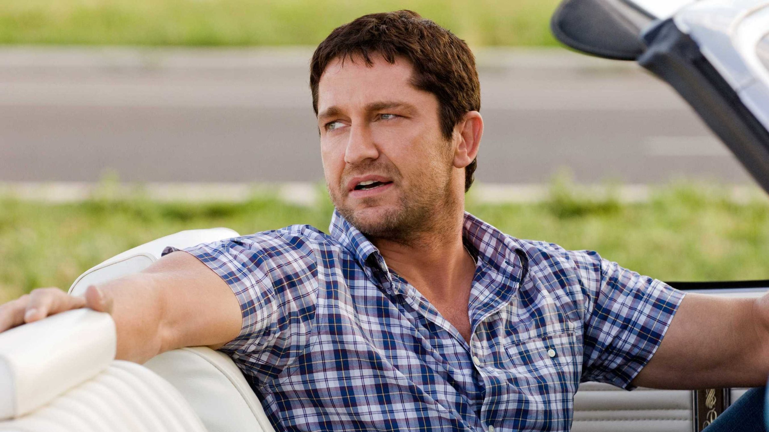 Обои охотник за головами фильм, Джерард Батлер, охотник за головами, мило, мышца в разрешении 2560x1440