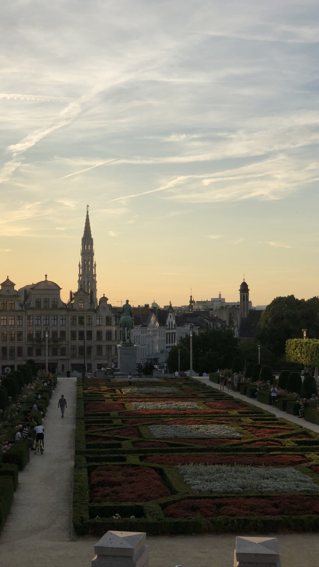 Обои гора искусств, водоем, ночь, дорога, природа в разрешении 1080x1920