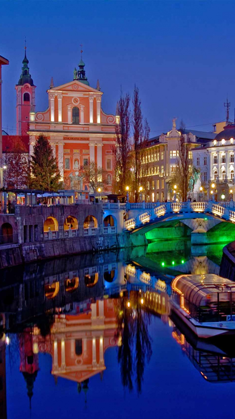 Обои Любляна, канал, водный путь, ночь, отражение в разрешении 750x1334