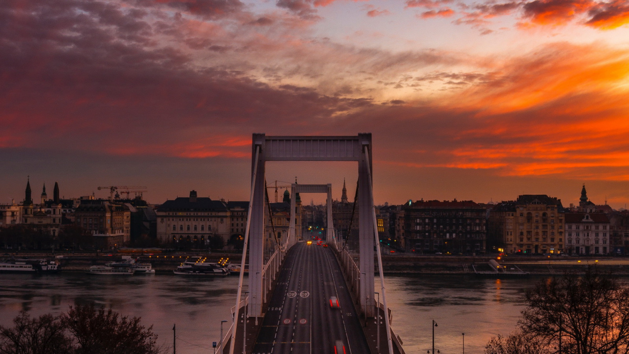 Обои Будапешт, облако, вода, растение, инфраструктура в разрешении 1280x720