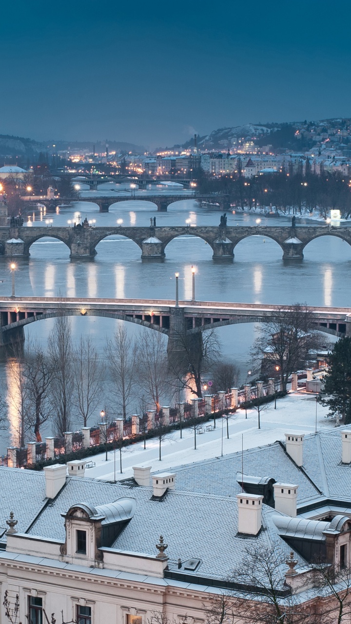 Обои город, ориентир, городской пейзаж, городской район, городок в разрешении 720x1280