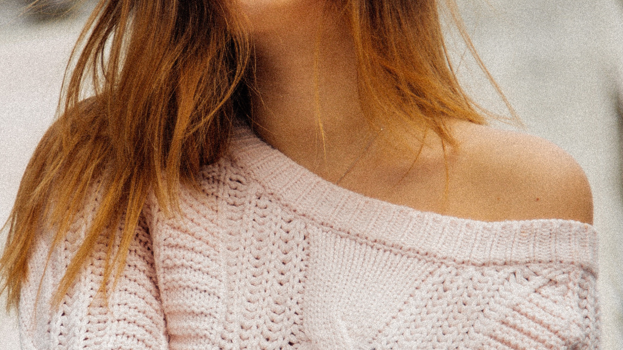 Обои красота, каштановые волосы, волосы, лицо, сустав в разрешении 1280x720