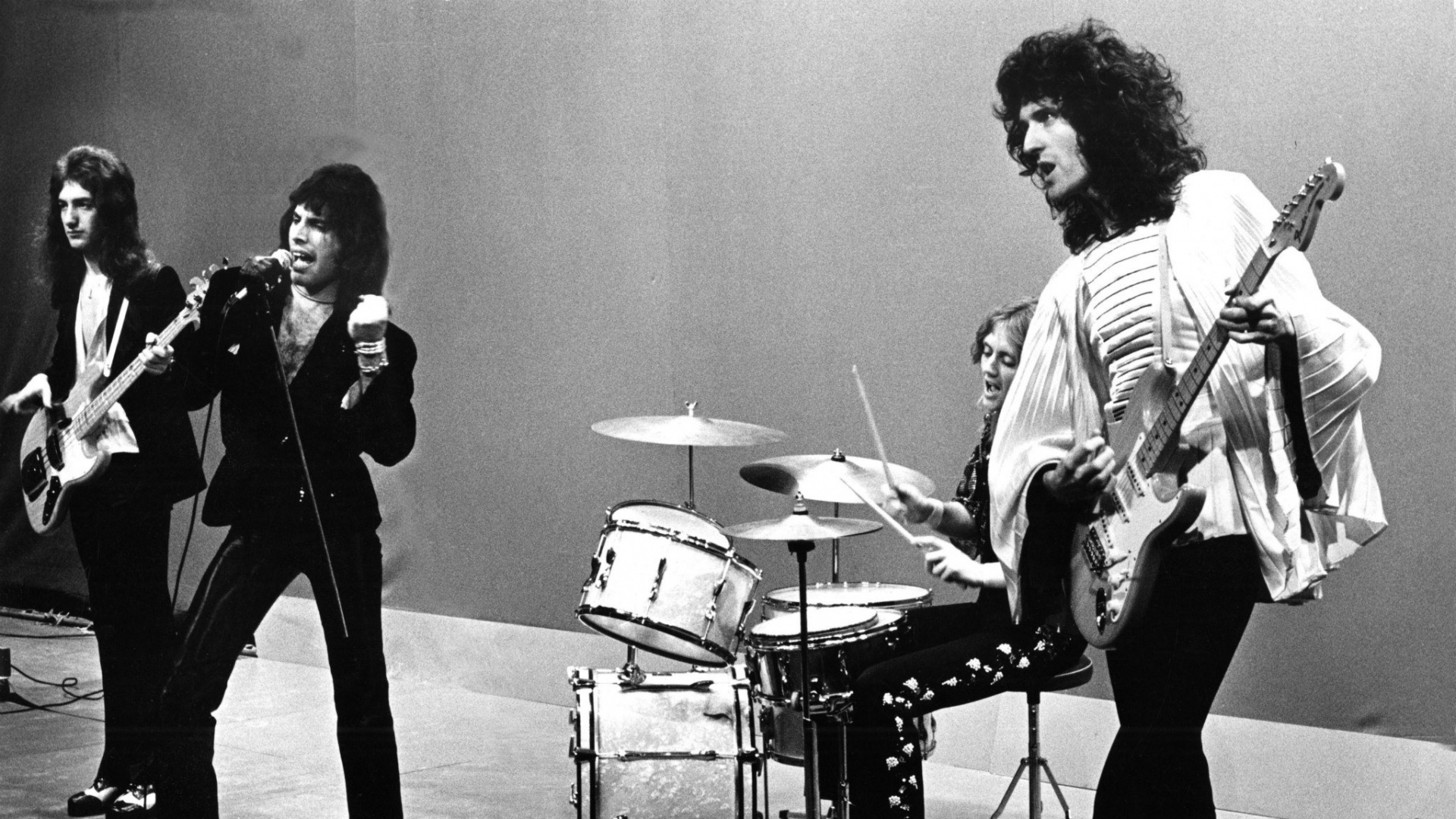 Обои Королева, музыка, музыкант, музыкальный инструмент, гитара в разрешении 1920x1080