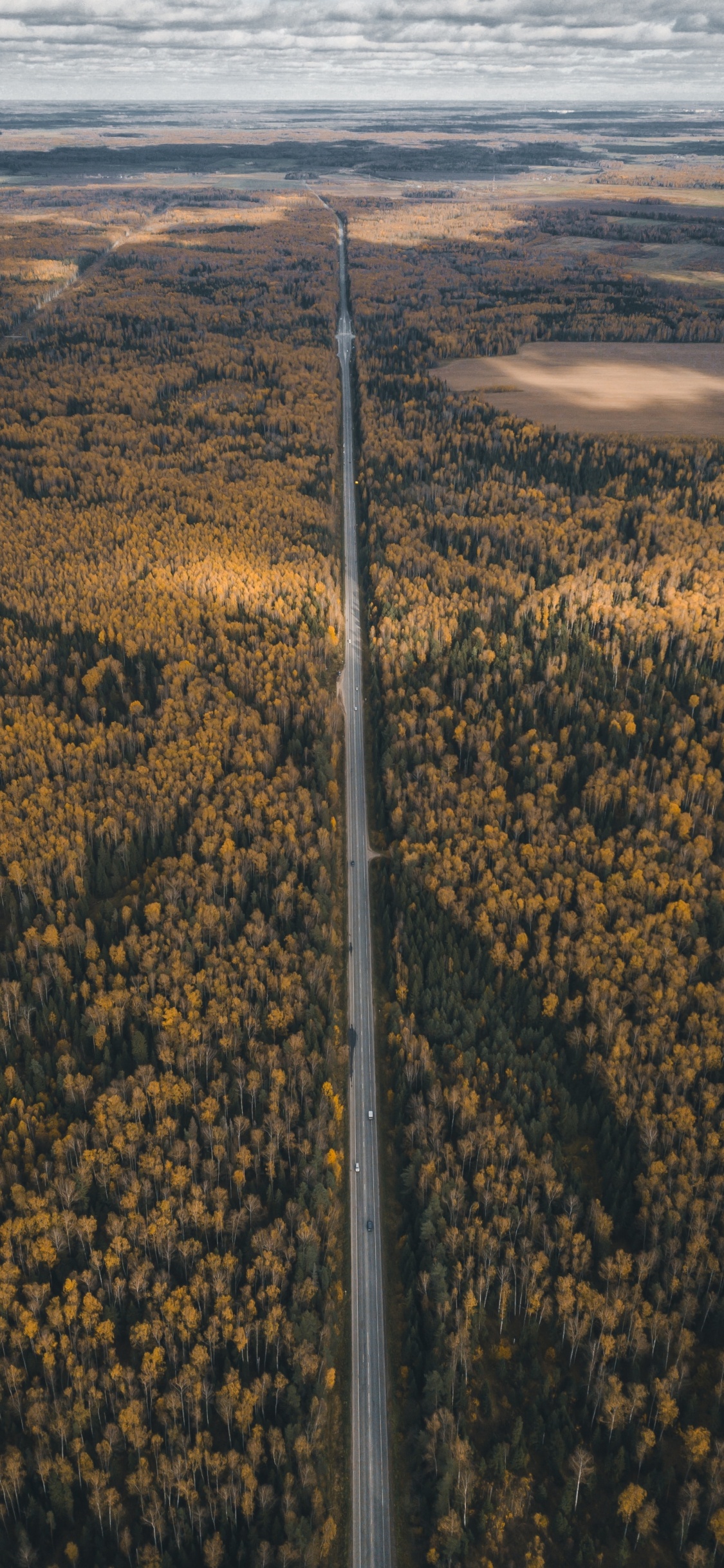 Обои вода, линия, тундра, пейзаж, тень в разрешении 1125x2436