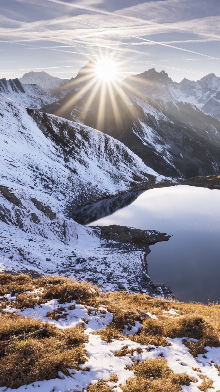 Обои гора, горный хребет, каровое озеро, горный рельеф, природный ландшафт в разрешении 750x1334