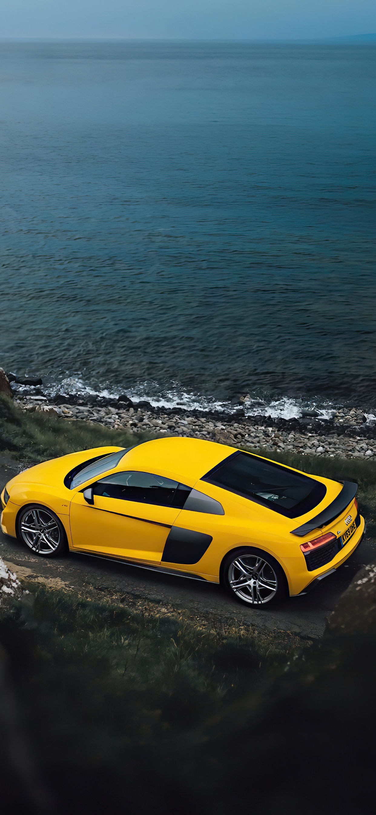 Обои Автомобильный, легковые автомобили, шина, колесо, вода в разрешении 1242x2688