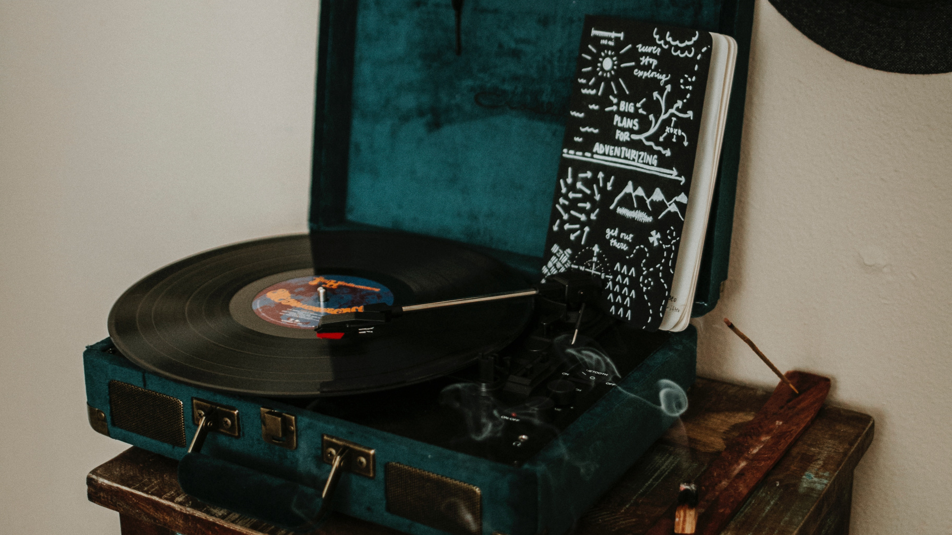 Обои технология, граммофонная пластинка, Проигрыватель, музыка, технологии в разрешении 1920x1080