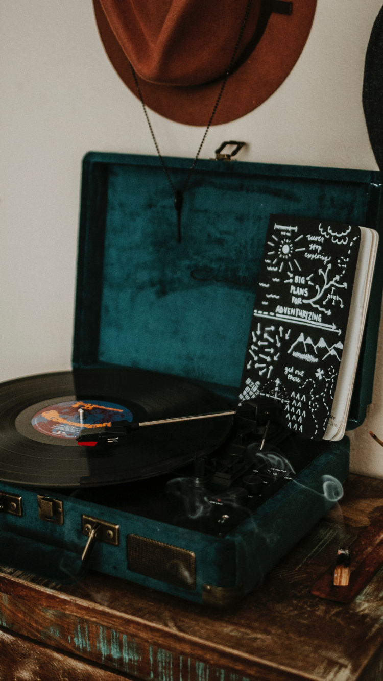 Обои технология, граммофонная пластинка, Проигрыватель, музыка, технологии в разрешении 750x1334