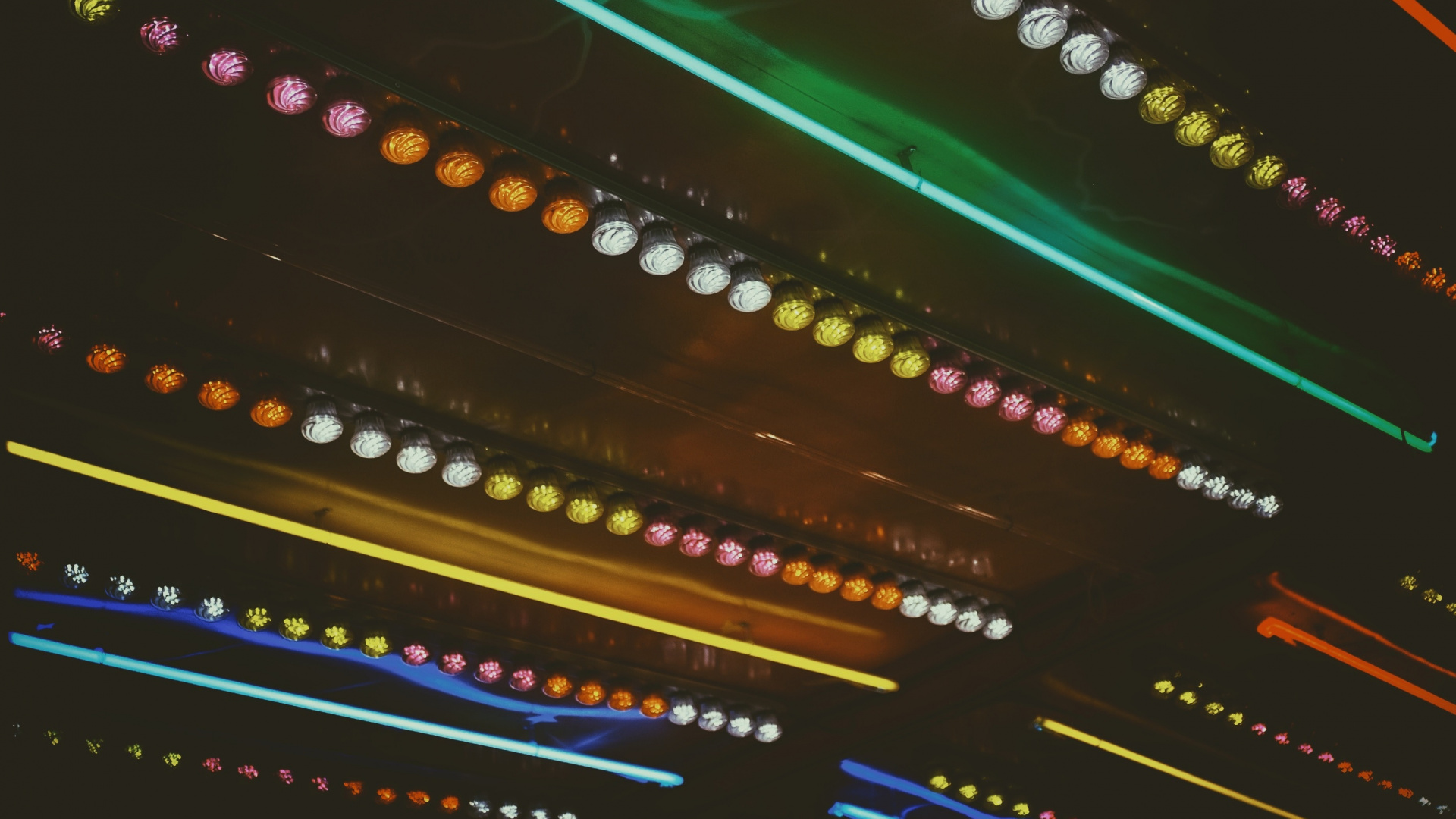 Обои Конрад Мил, свет, зеленый, линия, технологии в разрешении 1920x1080