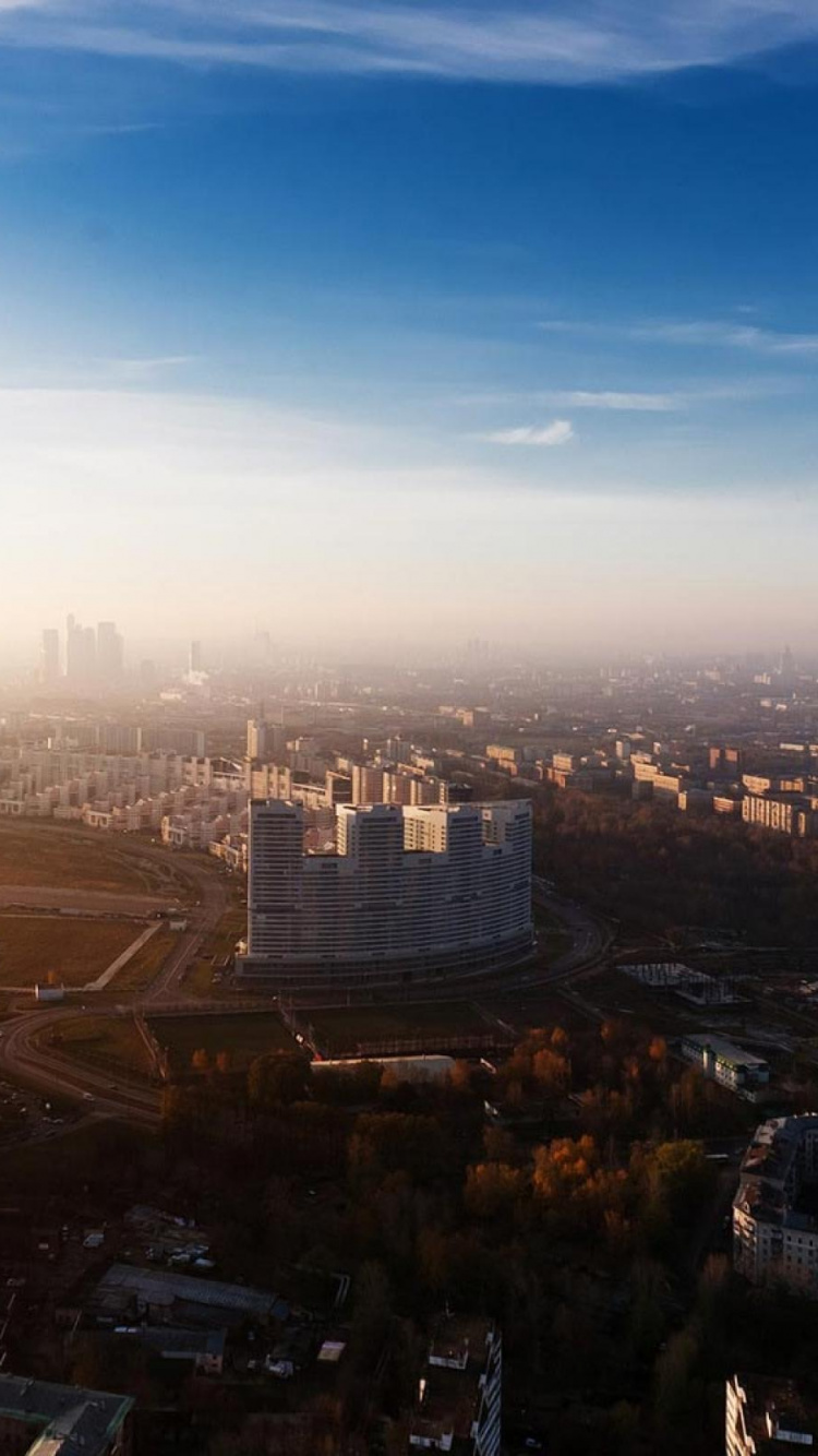 Обои городской пейзаж, городской район, город, облако, Москва в разрешении 750x1334