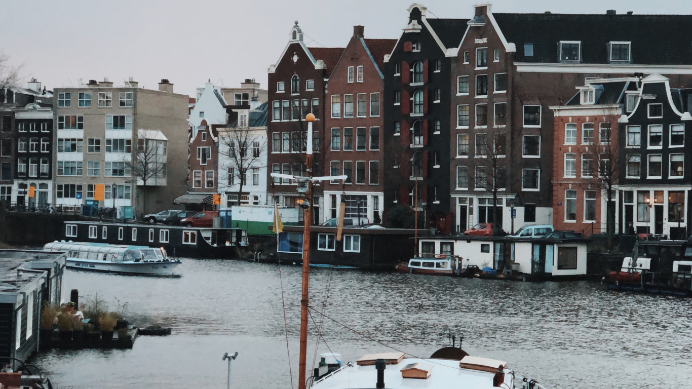 Обои вода, лодка, перевозка воды, катание на лодках, водоем в разрешении 1366x768