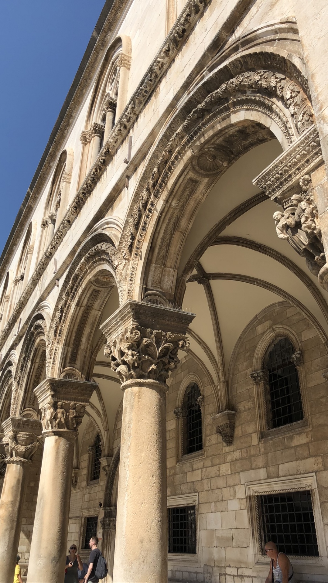 Обои княжеский двор в дубровнике, дворец ректоров, классическая архитектура, историческое место, архитектура в разрешении 1080x1920