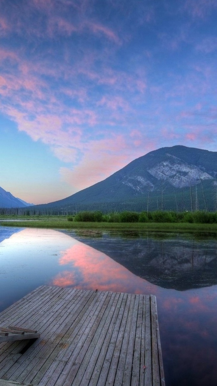 Обои озеро, отражение, природа, нагорье, гора в разрешении 720x1280