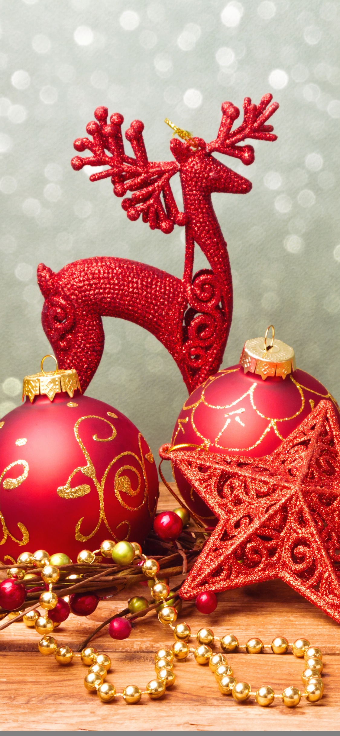 Обои Рождественский день, Рождественские украшения, рождественский орнамент, праздник, Рождество в разрешении 1125x2436