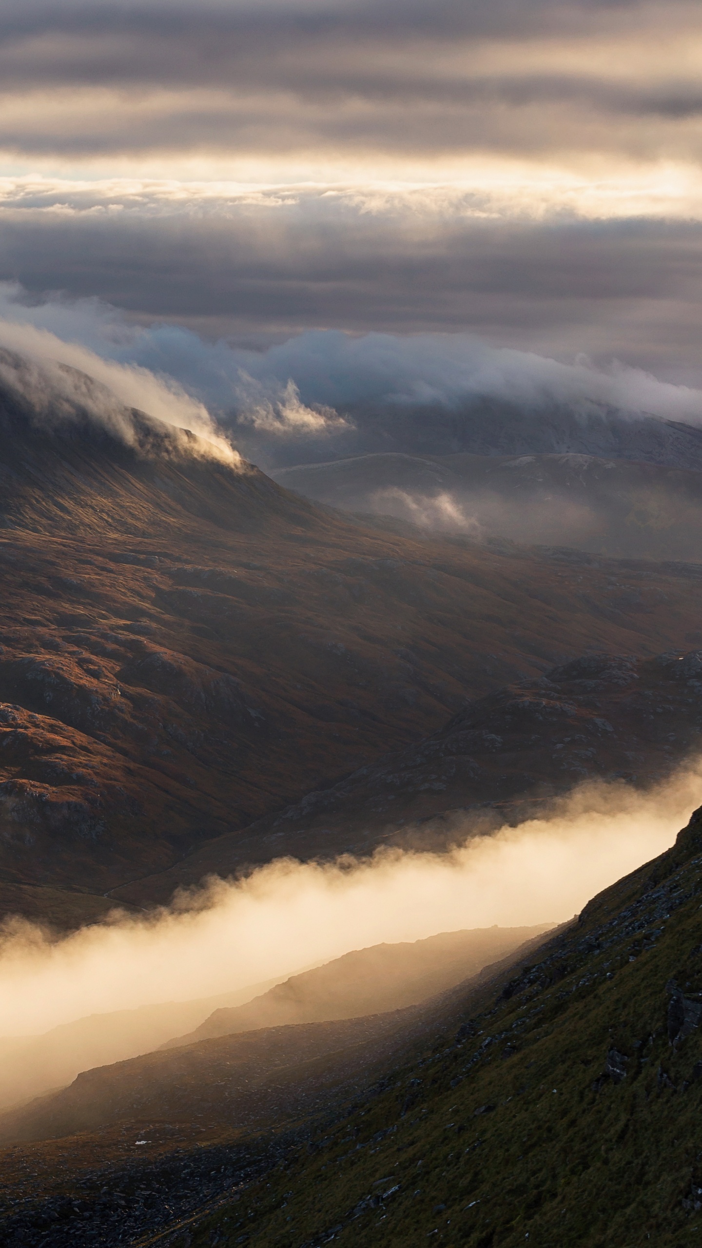 Обои горный рельеф, нагорье, гора, хребет, облако в разрешении 1440x2560