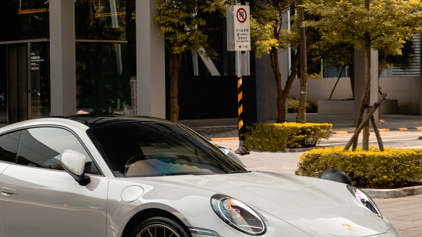 Обои суперкар, легковые автомобили, шина, колесо, капюшон в разрешении 1366x768